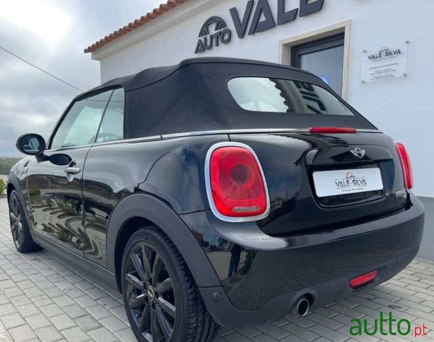 2017' MINI Cabrio photo #5