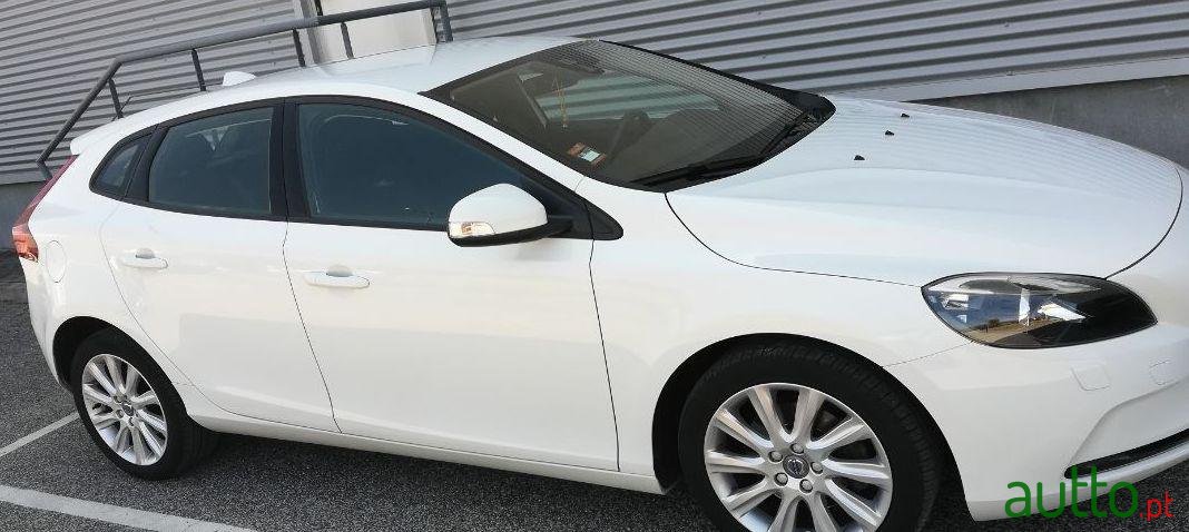 2016' Volvo V40 photo #3