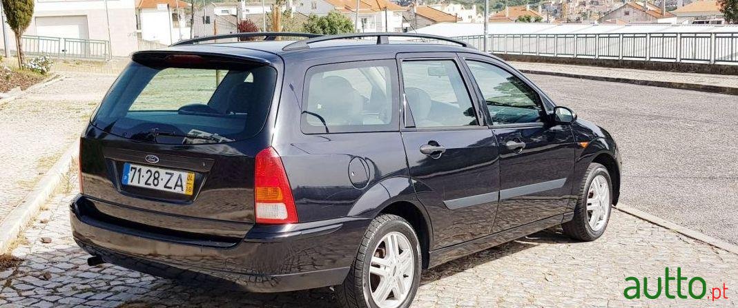 2004' Ford Focus Sw photo #1