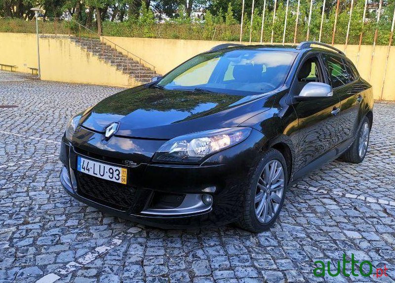 2011' Renault Megane Break photo #3