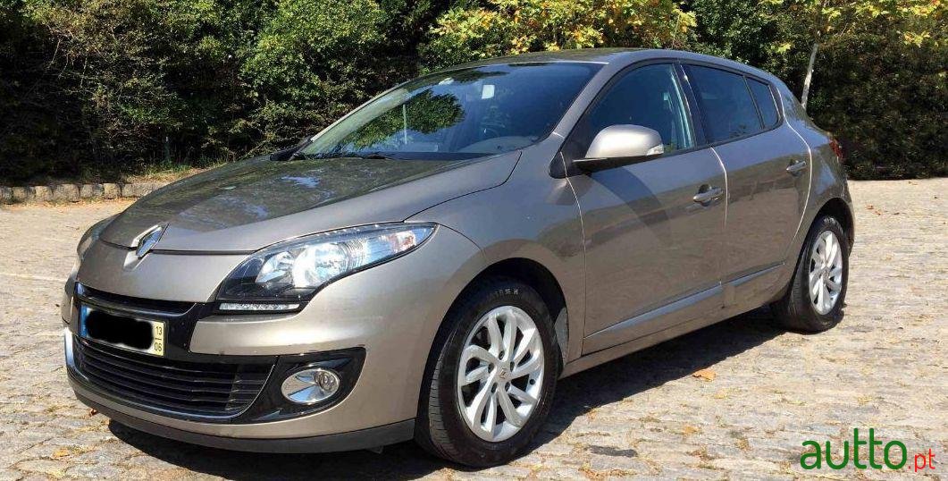 2013' Renault Megane photo #2