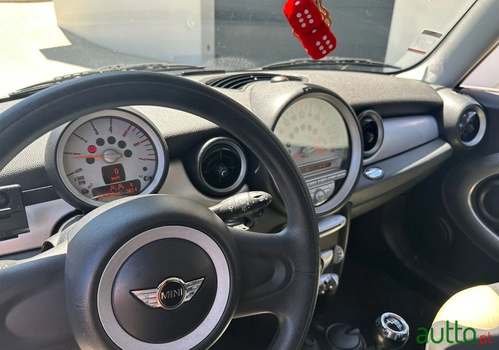 2008' MINI Cooper D photo #1