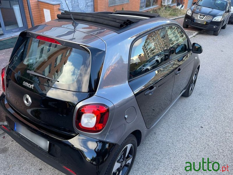 2020' Smart Forfour Electric Drive Passion photo #5