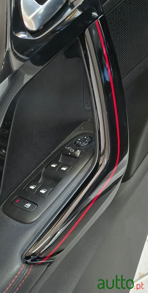 2017' Peugeot 2008 photo #5