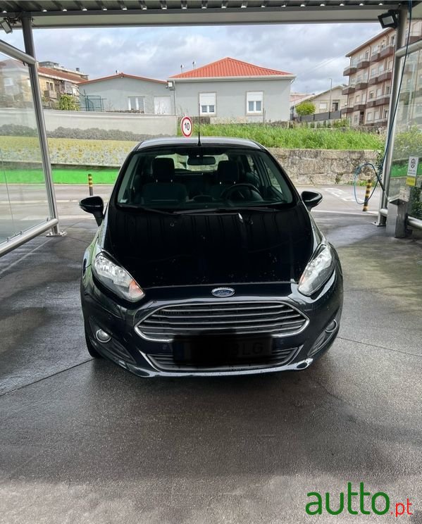 2015' Ford Fiesta photo #1