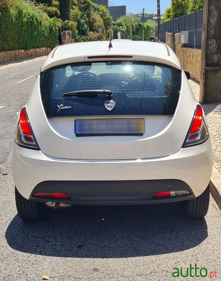 2015' Lancia Ypsilon photo #6