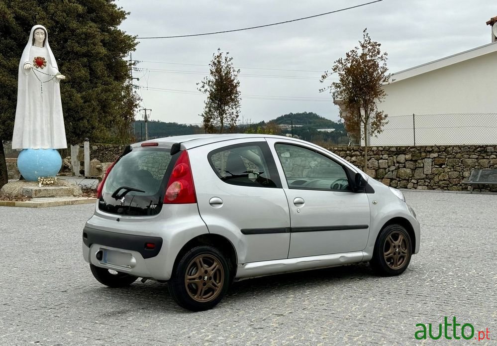 2009' Peugeot 107 1.0 Urban photo #4