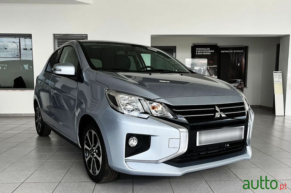 2023' Mitsubishi Space Star photo #1