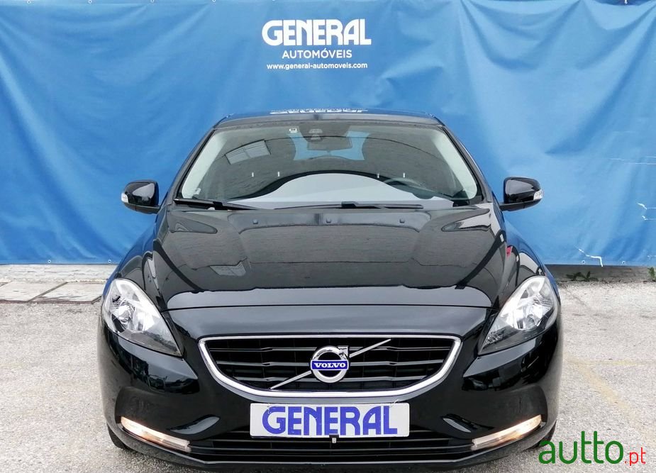 2015' Volvo V40 photo #2