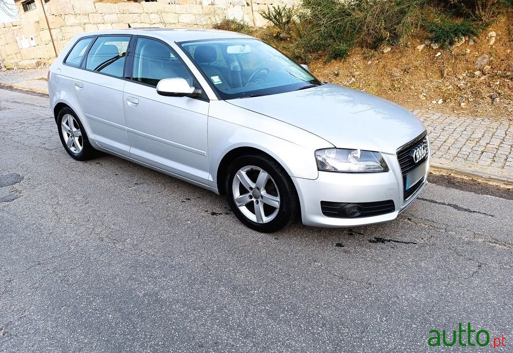 2011' Audi A3 Sportback photo #1