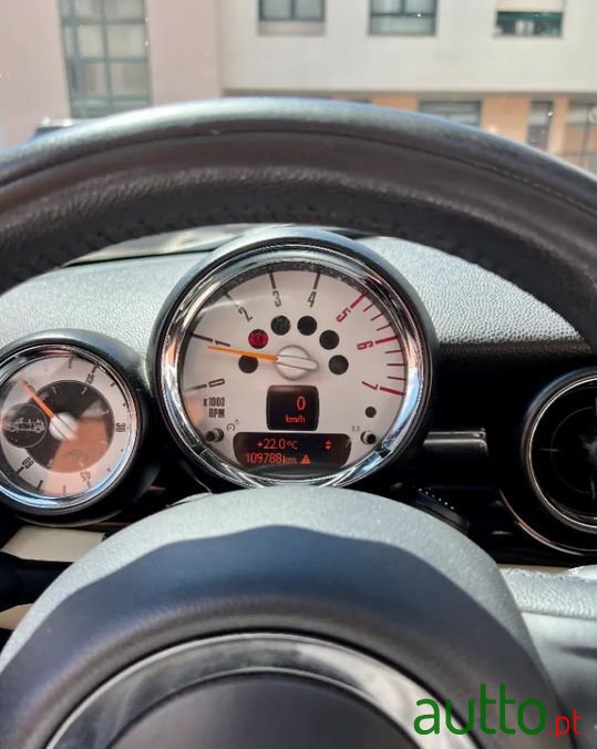 2014' MINI Cabrio photo #6