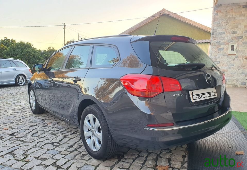 2014' Opel Astra Sports Tourer photo #6