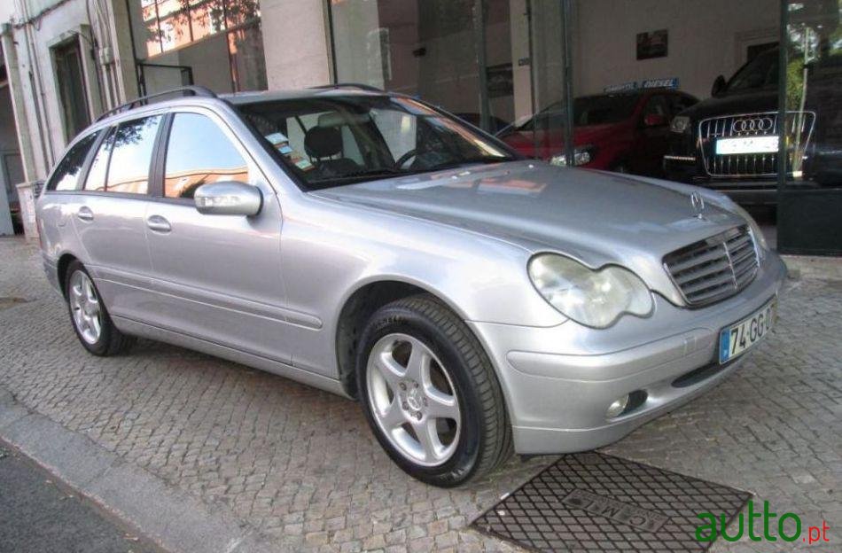 2002' Mercedes-Benz C-220 photo #2