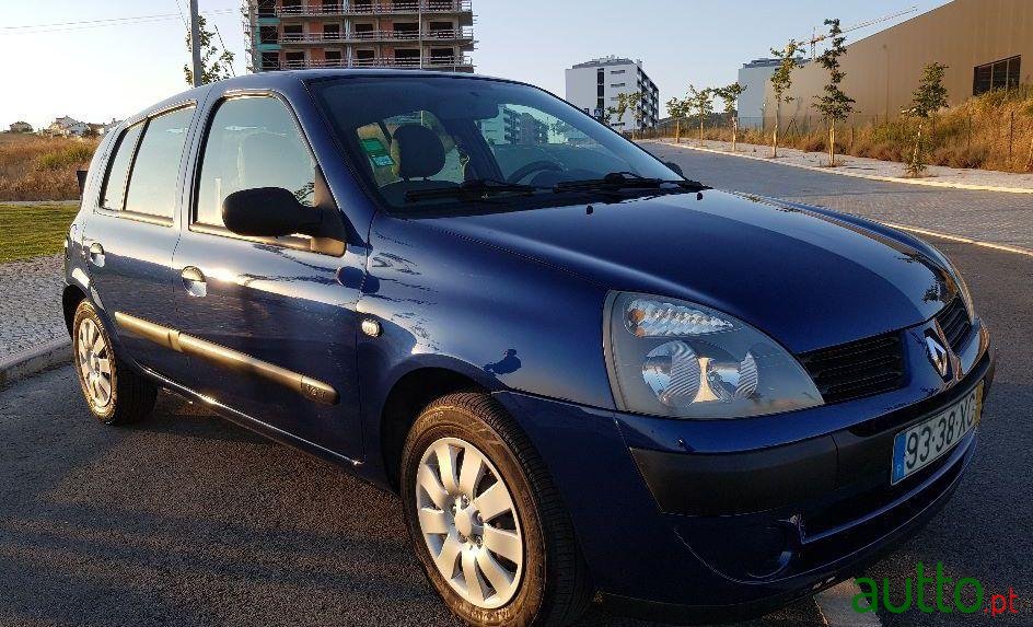 2004' Renault Clio 1.2 Confort photo #1