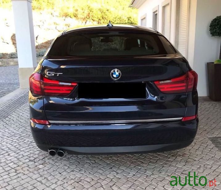 2016' BMW 520 Gran Turismo photo #2