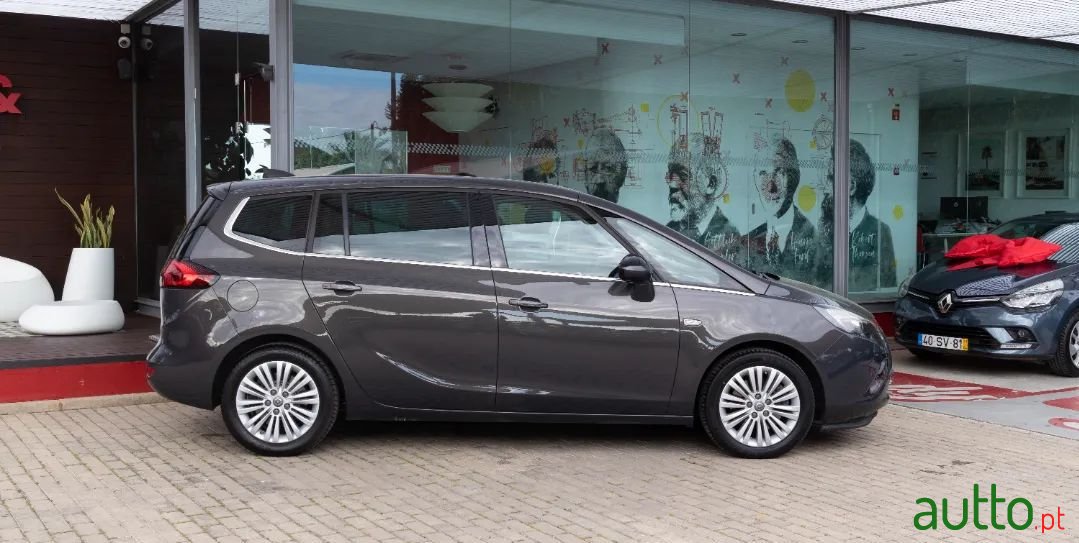 2016' Opel Zafira photo #5