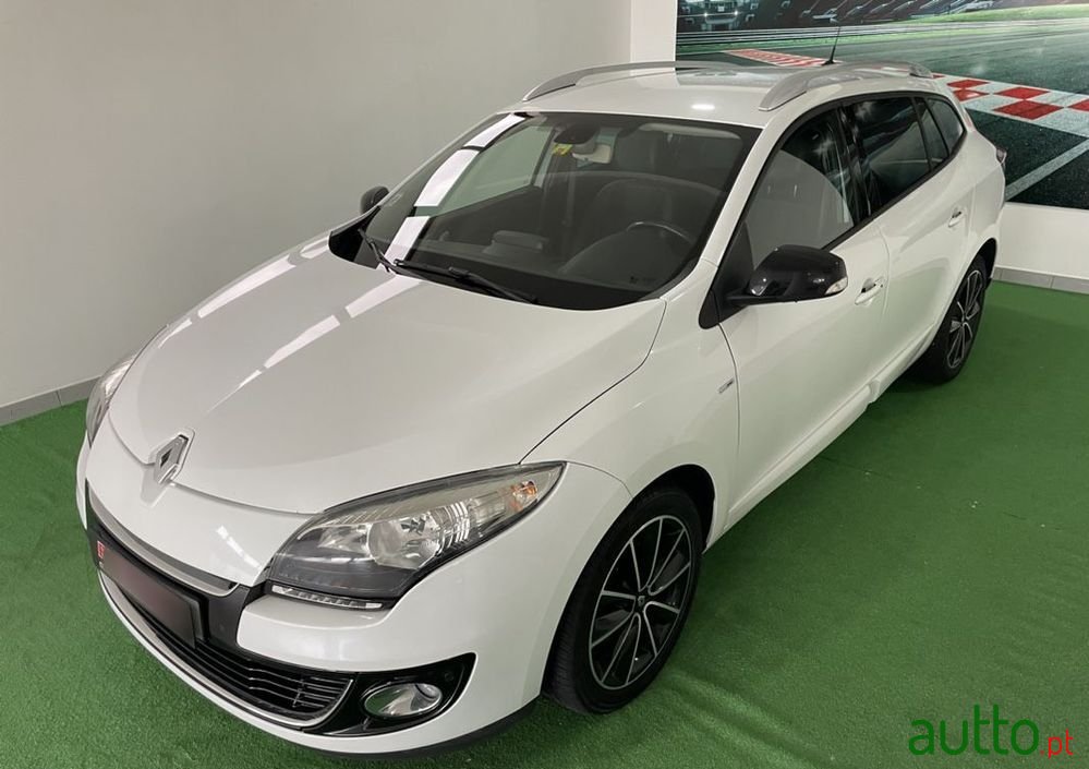 2012' Renault Megane Sport Tourer photo #4