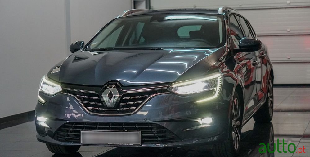 2023' Renault Megane Sport Tourer photo #3