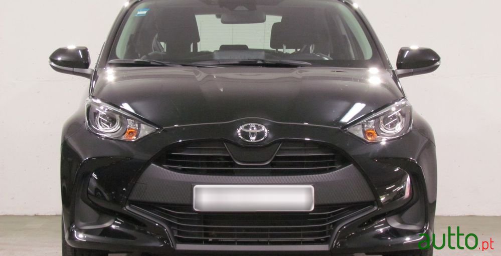 2022' Toyota Yaris photo #5