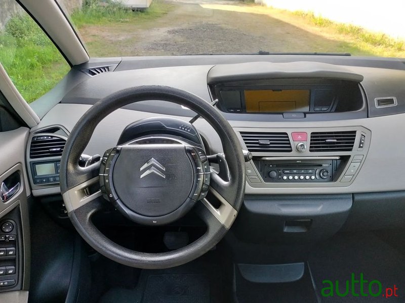 2007' Citroen C4 Grand Picasso photo #5