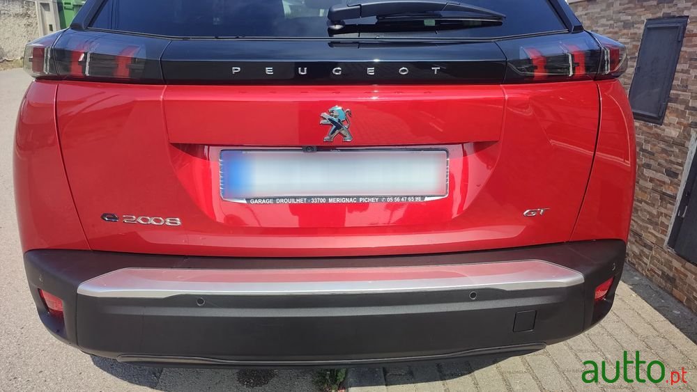 2021' Peugeot e-2008 Gt photo #2