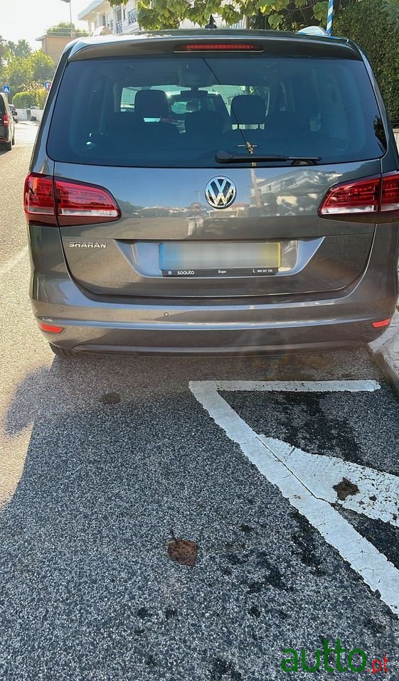 2018' Volkswagen Sharan photo #4