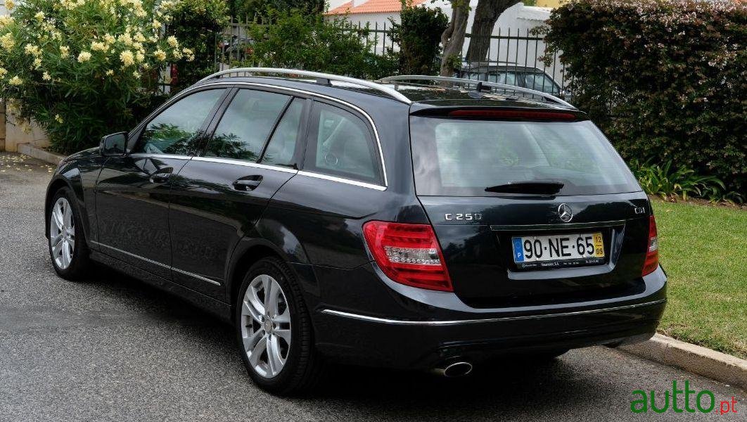 2012' Mercedes-Benz C-250 photo #1