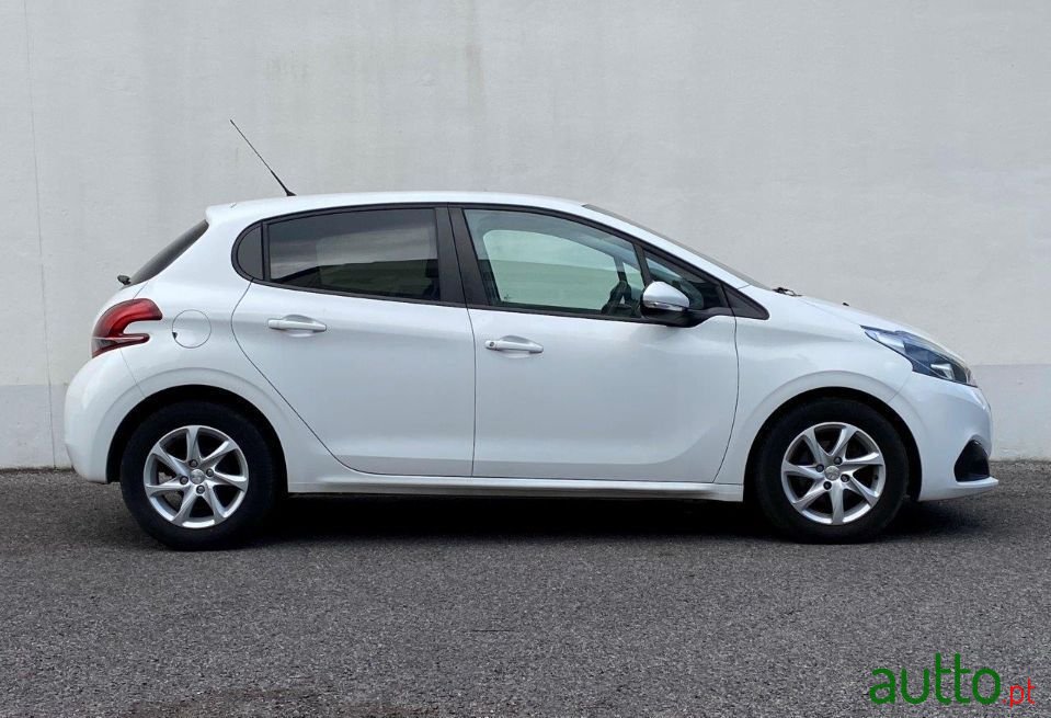 2016' Peugeot 208 photo #3