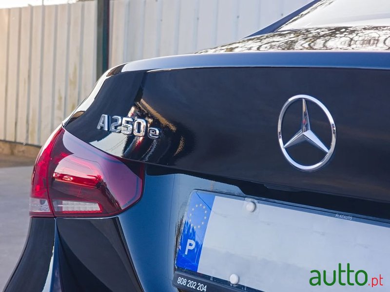 2021' Mercedes-Benz Classe A E Progressive photo #5
