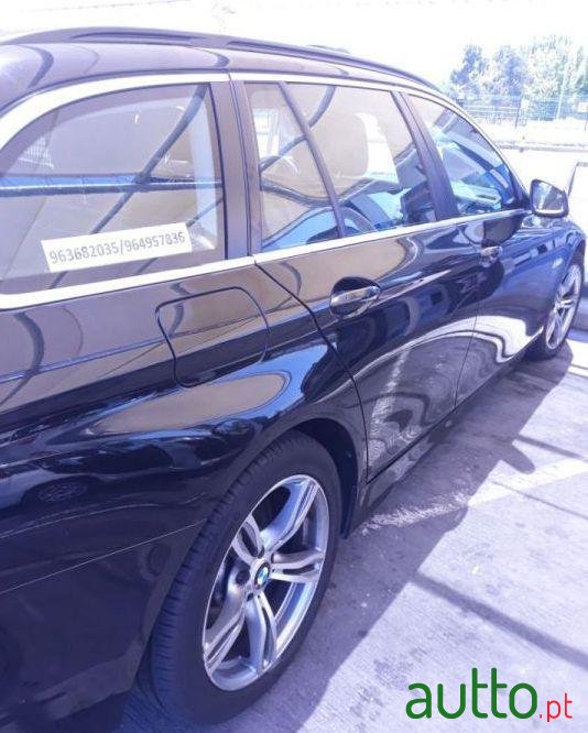 2011' BMW 520 Gran Turismo photo #1