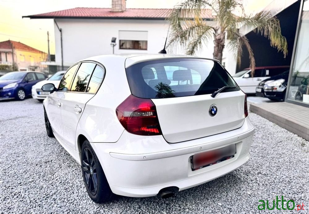 2009' BMW 116 D photo #4