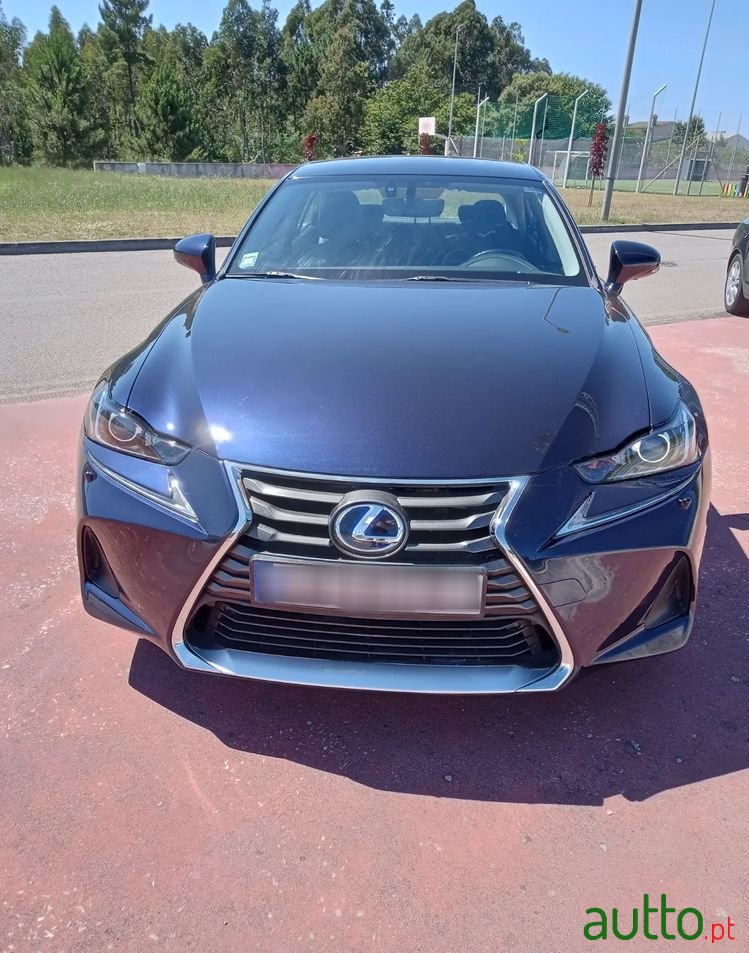 2017' Lexus Is 300H Executive photo #1