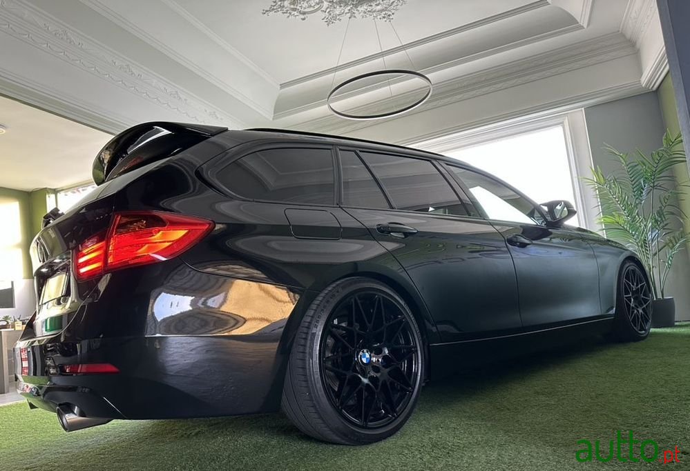 2013' BMW 320 Sport photo #3