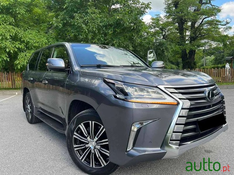 2017' Lexus LX photo #5