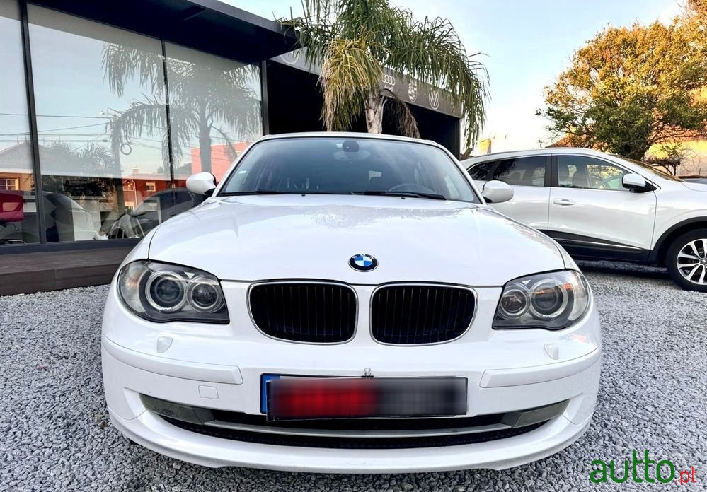 2009' BMW 116 D photo #3