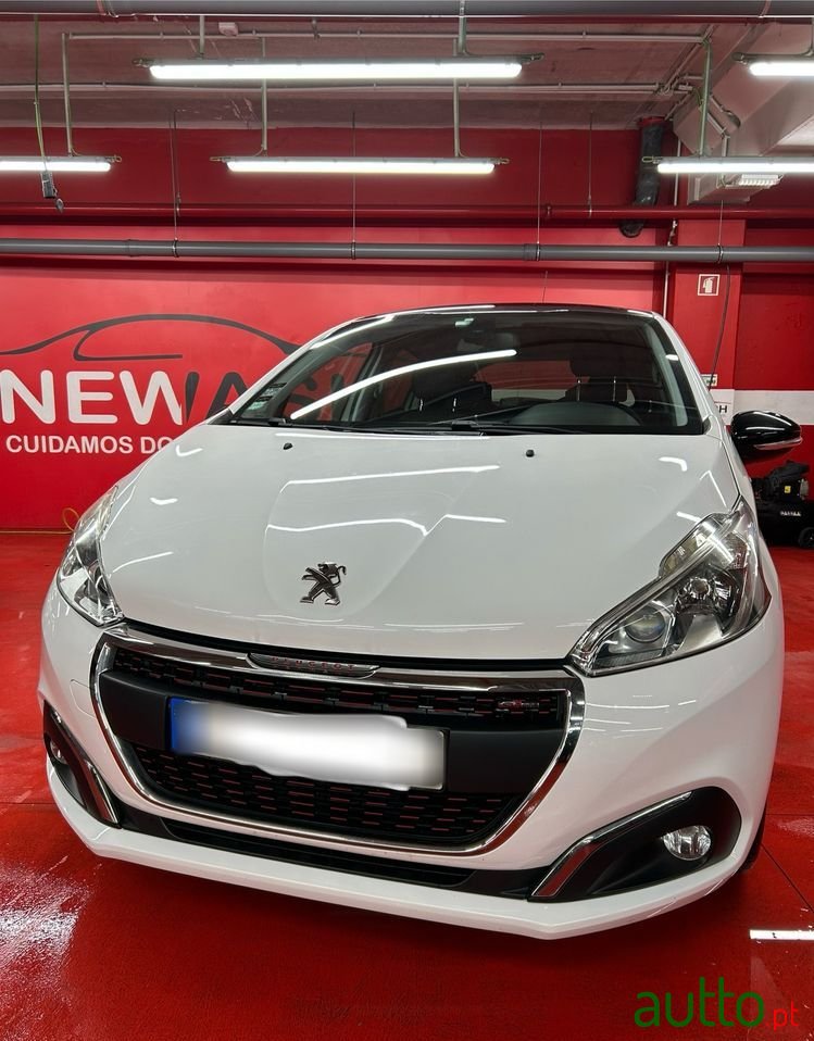 2015' Peugeot 208 Gt Line photo #2