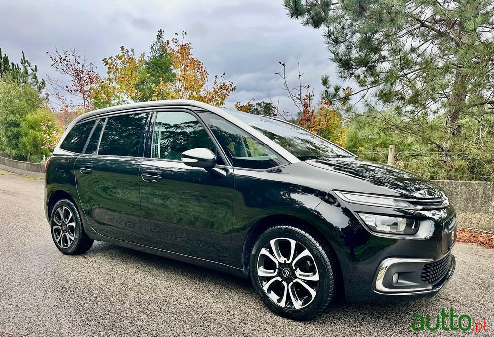 2020' Citroen C4 SpaceTourer photo #3