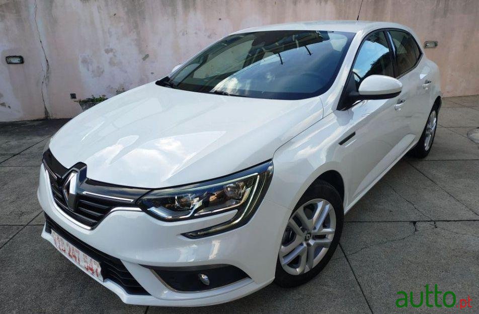 2017' Renault Megane photo #3