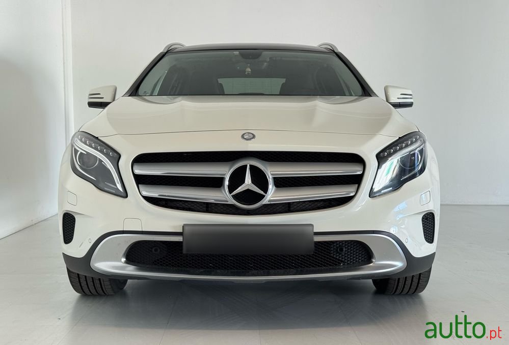 2015' Mercedes-Benz Classe Gla photo #6