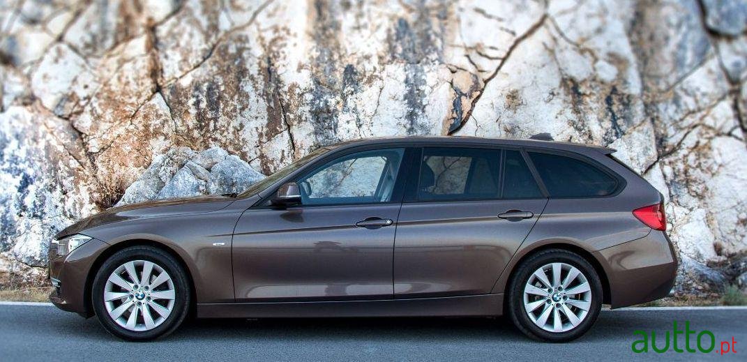 2014' BMW 318 Modern Line photo #2