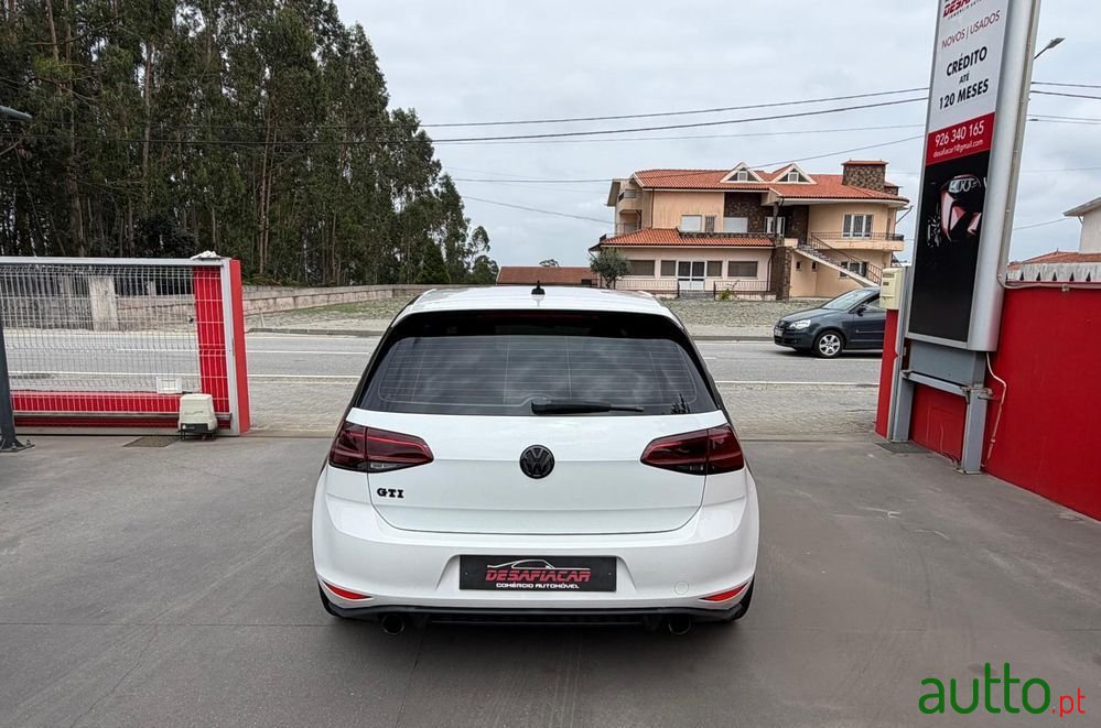 2015' Volkswagen Golf photo #5