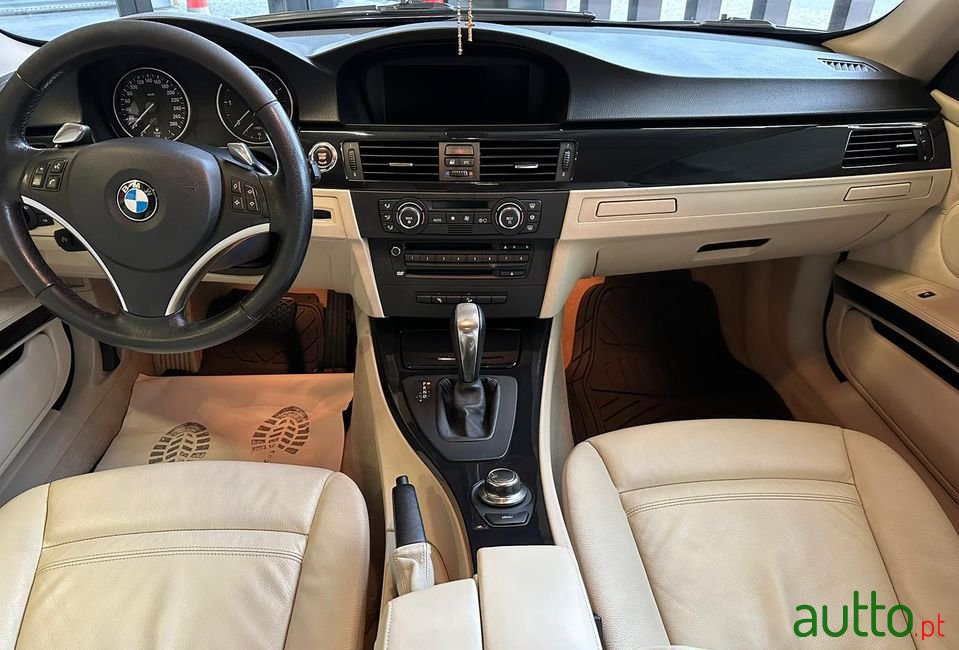 2008' BMW 330 photo #5