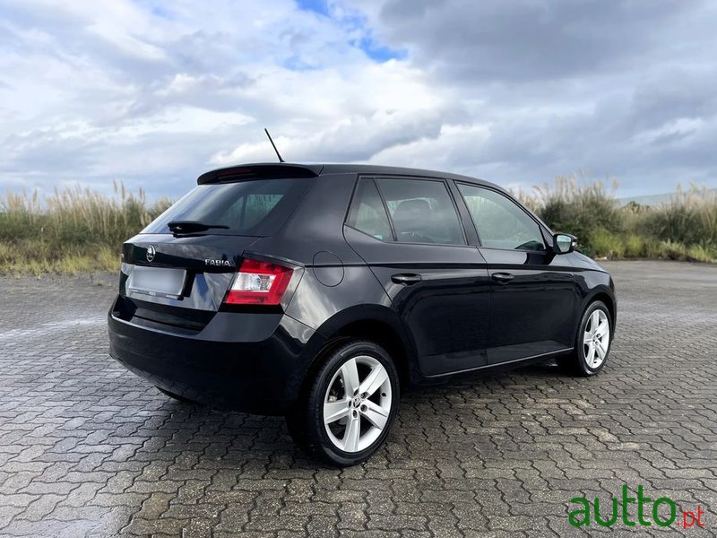 2015' Skoda Fabia 1.4 Tdi Style photo #5