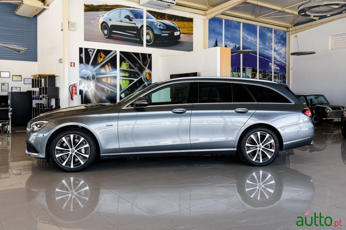 2021' Mercedes-Benz E-300 photo #2