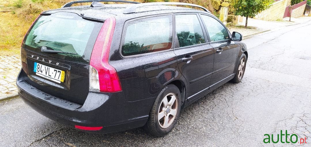 2010' Volvo V50 photo #2
