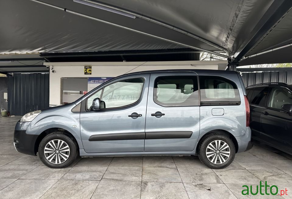 2012' Peugeot Partner photo #4