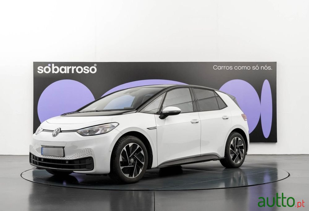 2023' Volkswagen ID.3 Pro Confort photo #2
