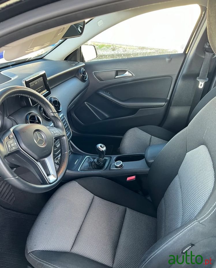 2015' Mercedes-Benz Classe A photo #3