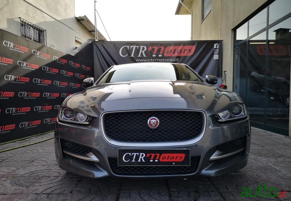 2016' Jaguar Xe photo #4