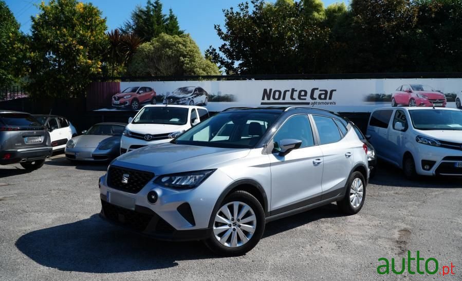 2023' SEAT Arona 1.0 Tsi Style photo #1